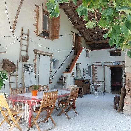 Le Clos De Saint לינה וארוחת בוקר מונטובן