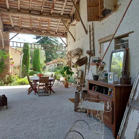 Le Clos De Saint 3* מונטובן
